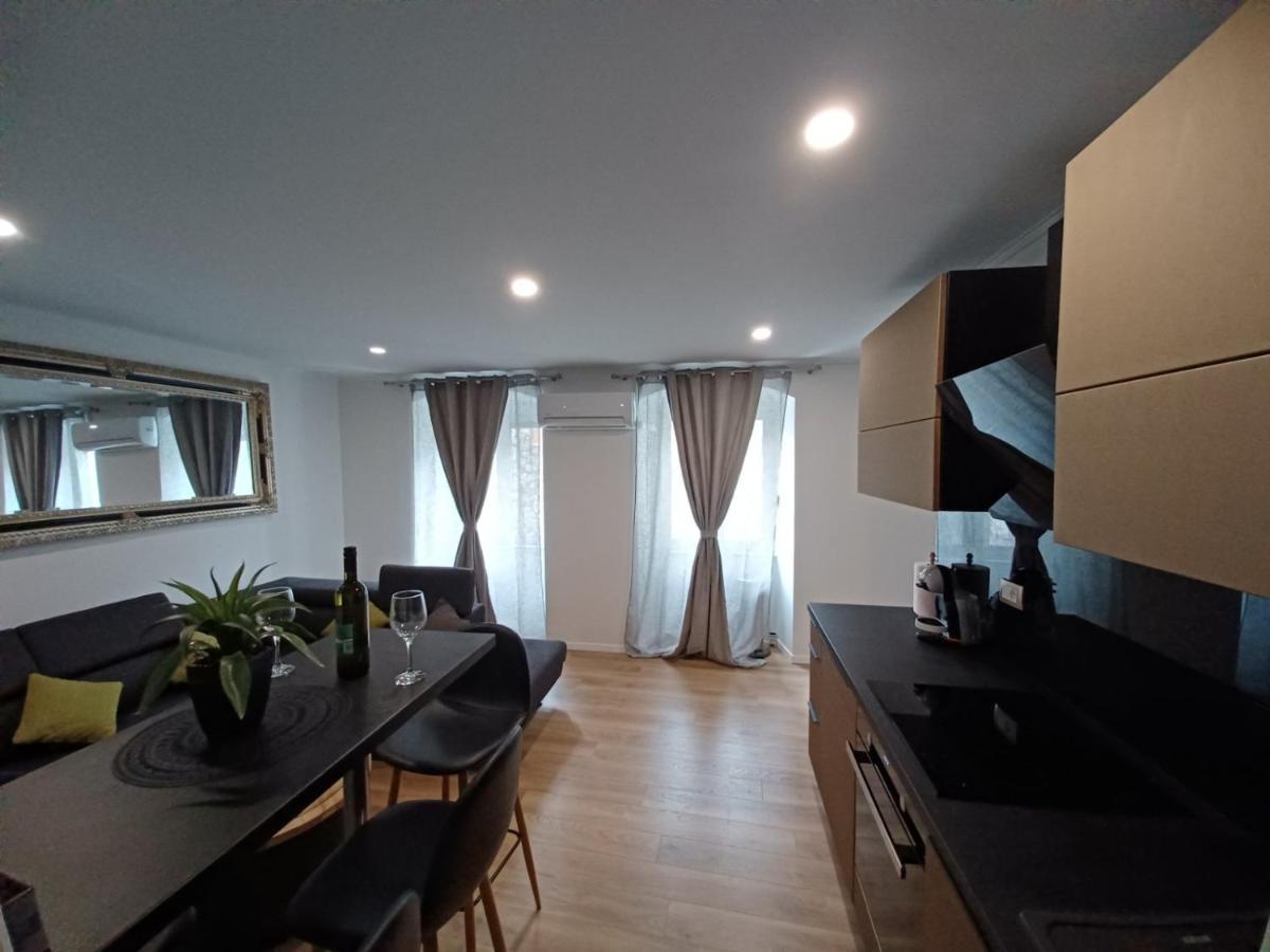 Ferienwohnung In The Centar Of Rijeka Exterior foto
